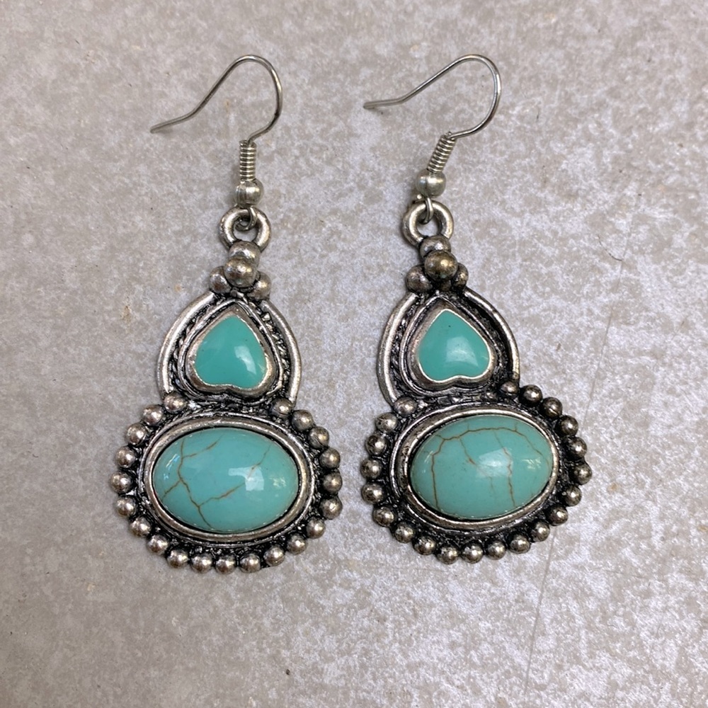Dangle pierced earrings turquoise color stone silver tone boho vintage style
